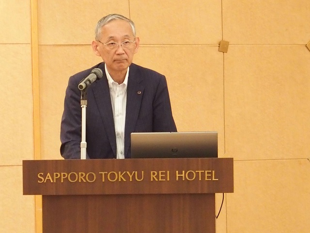 ご挨拶される髙橋会長